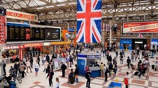 A Walk Through The London Victoria Station London England [upl. by Yrruc836]